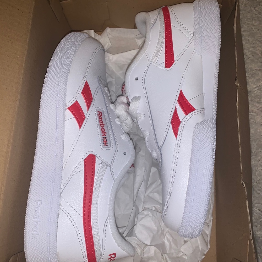 REEBOK CLASSIC - Picture 4 of 5